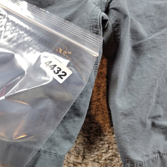 LL Bean Shorts Mens 44 Blue Khaki Cargo Outdoor Casual Preppy Natural Fit Hike - Picture 7 of 7